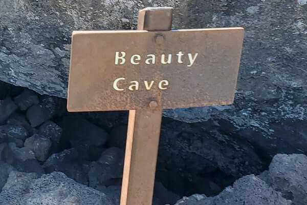 Beauty Cave: Where to see a lava tube in Idaho. Craters of the moon lava tube. Craters of the moon caves in Idaho. idaho travel blog