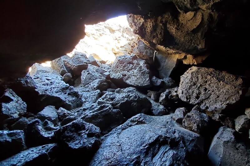 Getting to Beauty Cave: Caves Trail to boy scout Cave to Beauty Cave. craters of the moon. idaho travel blog
