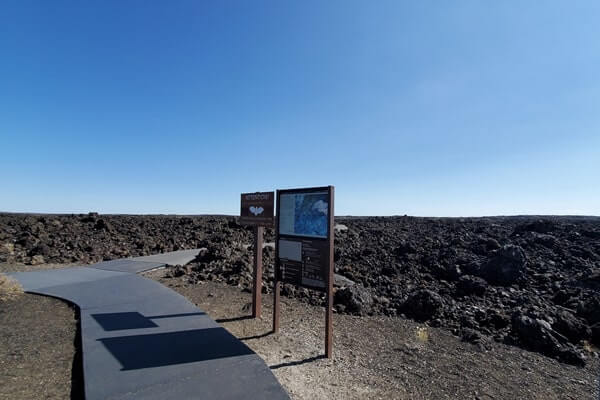 Where to start hike to Beauty Cave. beauty cave trailhead. craters of the moon. idaho travel blog