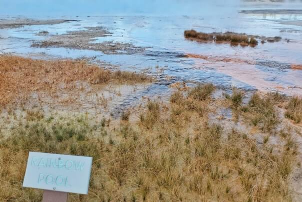 Black Sand Basin trail to rainbow pool. yellowstone wyoming travel blog