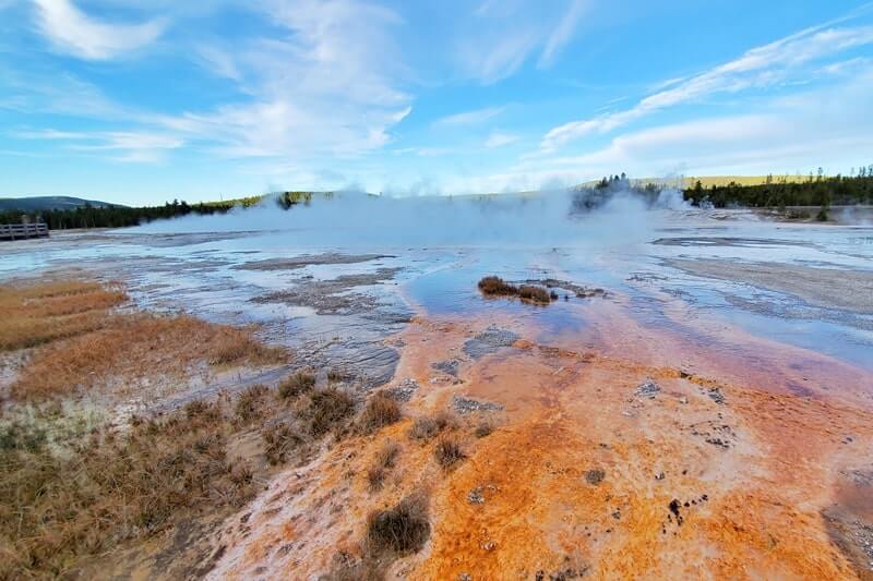 Black Sand Basin trail to rainbow pool. yellowstone wyoming travel blog