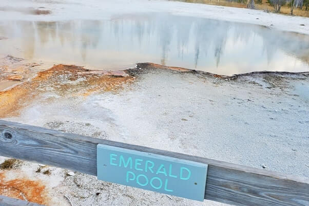Black Sand Basin trail to emerald pool. yellowstone wyoming travel blog
