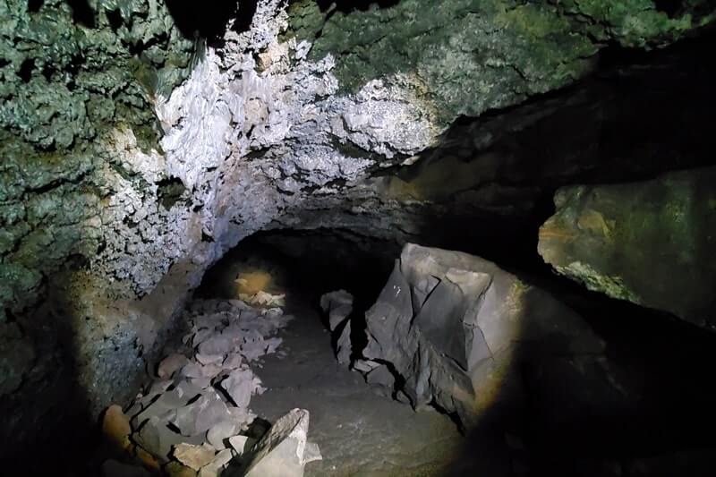 Boy Scout Cave: Where to see a lava tube in Idaho. Craters of the moon lava tube. Craters of the moon caves in Idaho. idaho travel blog