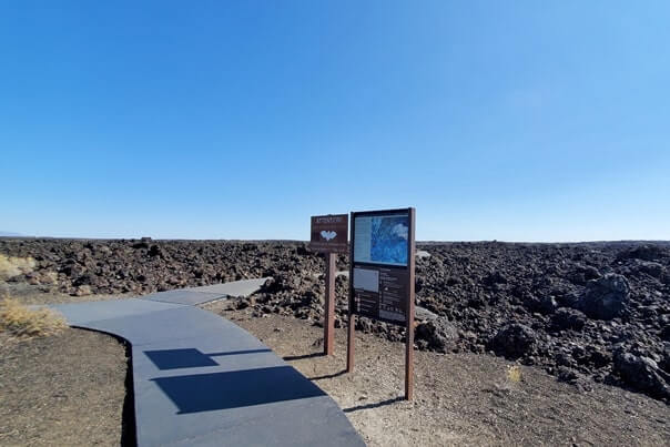 Where to start hike to Boy Scout Cave. boy scout cave trailhead. craters of the moon. idaho travel blog