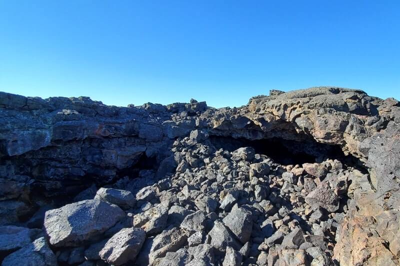 Getting to Dewdrop Cave entrance. craters of the moon. idaho travel blog