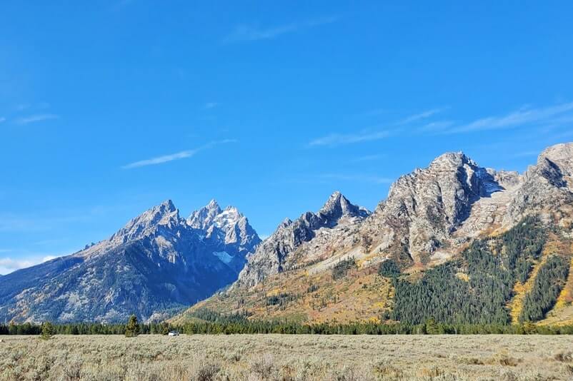 Stops to make while driving the Grand Teton scenic loop drive: cathedral group turnout. wyoming travel blog