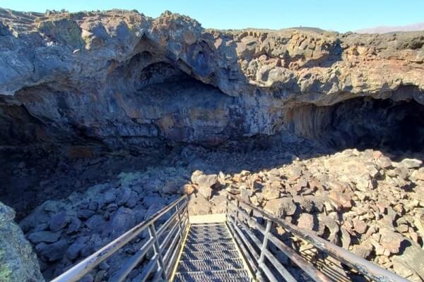 Getting to Indian Tunnel cave entrance. Craters of the moon tunnel in Idaho. idaho travel blog