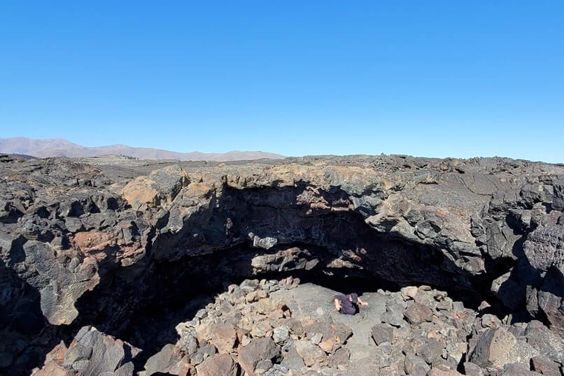 Indian Tunnel difficulty: Craters of the moon tunnel. Craters of the moon lava tube caves in Idaho. idaho travel blog