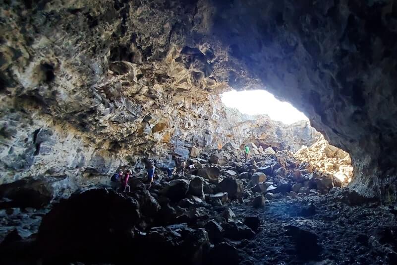 Indian Tunnel difficulty cave hike: Craters of the moon tunnel. Craters of the moon lava tube caves in Idaho. idaho travel blog