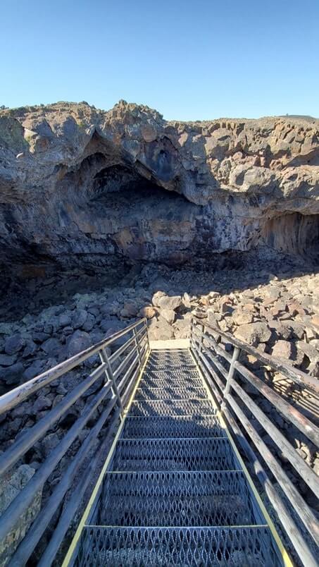 Indian Tunnel: Craters of the moon tunnel. Craters of the moon lava tube caves in Idaho. idaho travel blog