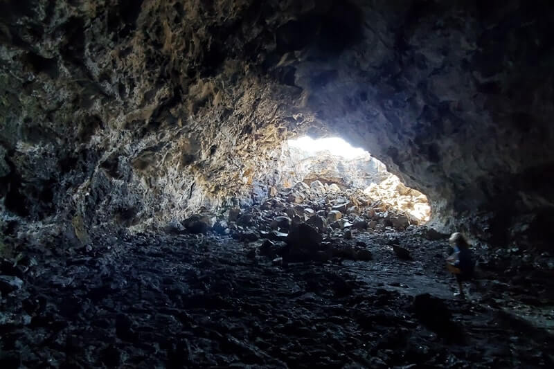 Indian Tunnel: Craters of the moon tunnel. Craters of the moon lava tube caves in Idaho. idaho travel blog