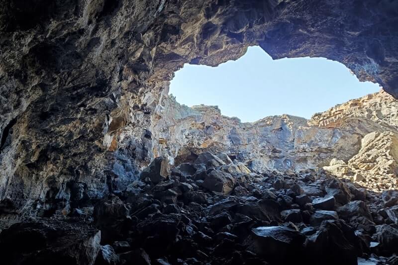 Indian Tunnel: Craters of the moon tunnel. Craters of the moon lava tube caves in Idaho. idaho travel blog
