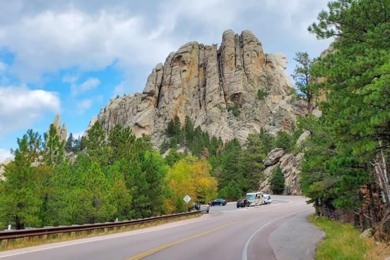 Driving from Mount Rushmore to Devils Tower: Driving through Mount Rushmore National Memorial in South Dakota. South Dakota to Wyoming road trip.