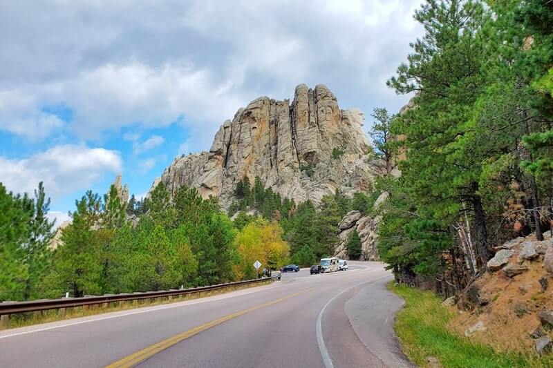 Stops to make when driving from Mount Rushmore to Devils Tower: Mount Rushmore. south dakota to wyoming