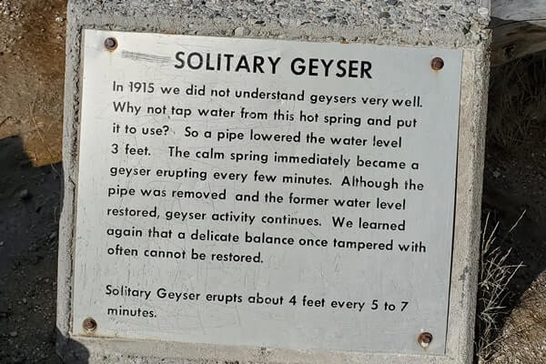 solitary geyser eruption prediction. yellowstone wyoming travel blog