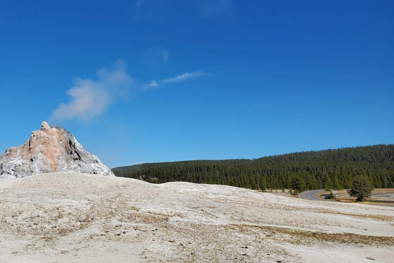 white dome geyser road in Yellowstone National Park. yellowstone wyoming travel blog