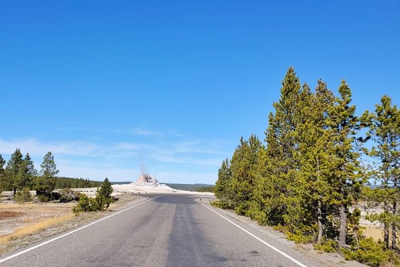 white dome geyser road in Yellowstone National Park. yellowstone wyoming travel blog
