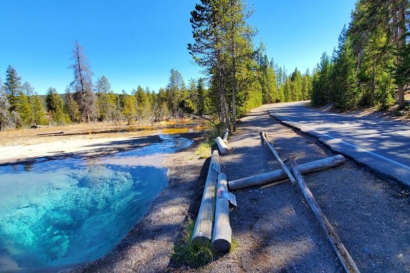 Driving Firehole Lake Drive to white dome geyser. yellowstone wyoming travel blog