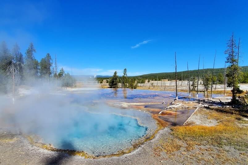 Driving Firehole Lake Drive to firehole spring to white dome geyser. yellowstone wyoming travel blog
