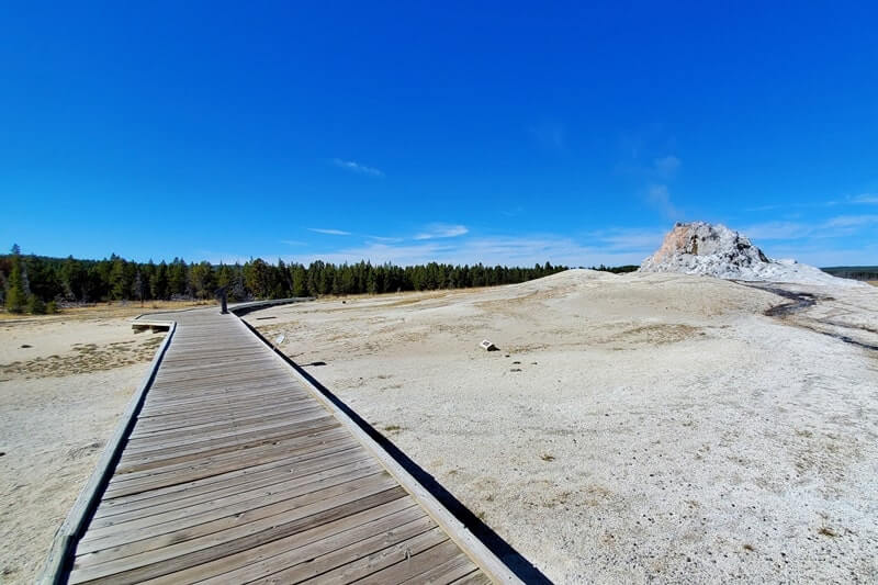 white dome geyser trail in Yellowstone National Park. geysers in Yellowstone. wyoming travel blog