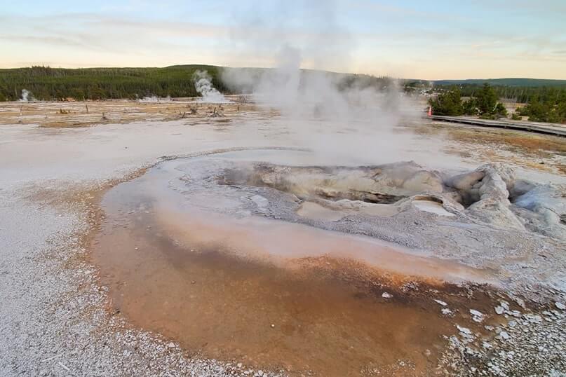 avoca spring yellowstone. wyoming travel blog