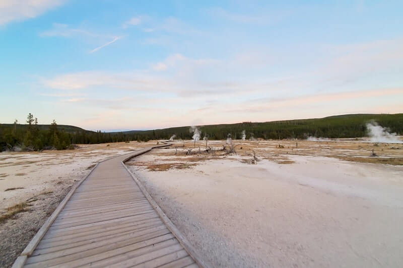 biscuit basin trail from avoca spring. yellowstone wyoming travel blog