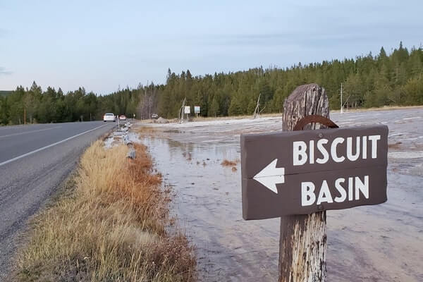 road to avoca spring. yellowstone wyoming travel blog