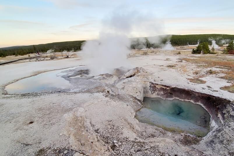 biscuit basin trail to avoca spring. yellowstone wyoming travel blog