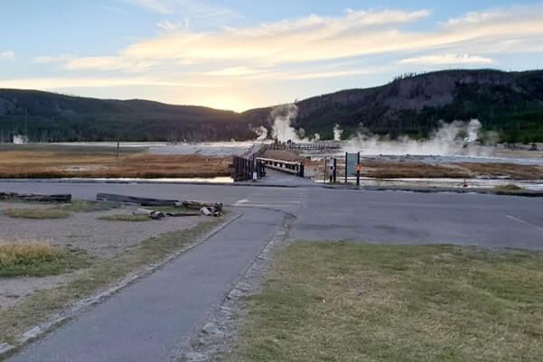 avoca spring trailhead start. yellowstone wyoming travel blog