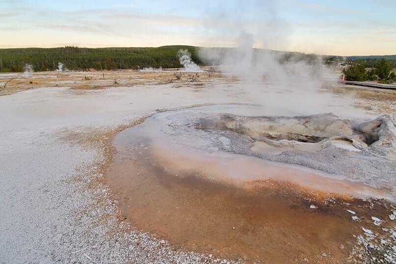 Avoca Spring in yellowstone national park. wyoming travel blog