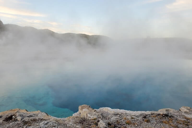 sapphire pool weather. yellowstone steam. wyoming travel blog
