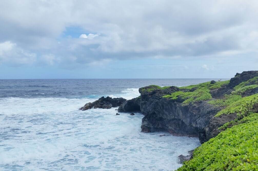 Things to do in Kipahulu Haleakala national park: hiking to kipahulu haleakala coast. kuloa point trail. maui hawaii travel blog
