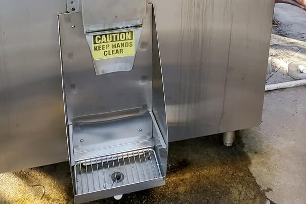 Does Fort Wilderness campground have ice? where to buy ice at fort wilderness campground store. comfort station ice machine. Disney World campground ice. florida travel blog
