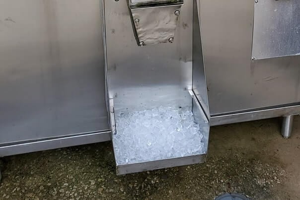 Fort wilderness ice. Does Fort Wilderness campground have ice machine? Disney World campground ice. florida travel blog