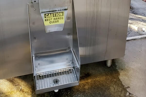 Does Fort Wilderness campground have ice? ice machine near comfort station. Disney World campground ice. florida travel blog
