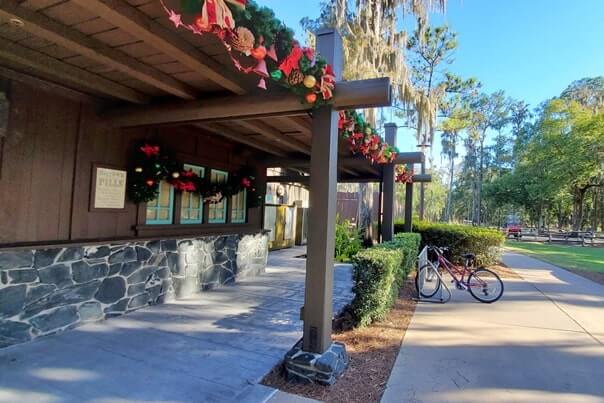 where to buy ice at fort wilderness campground store. meadow trading post ice. Disney World campground ice. florida travel blog