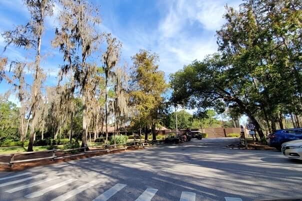 meadow trading post parking to buy ice at fort wilderness campground store. Disney World campground ice. florida travel blog
