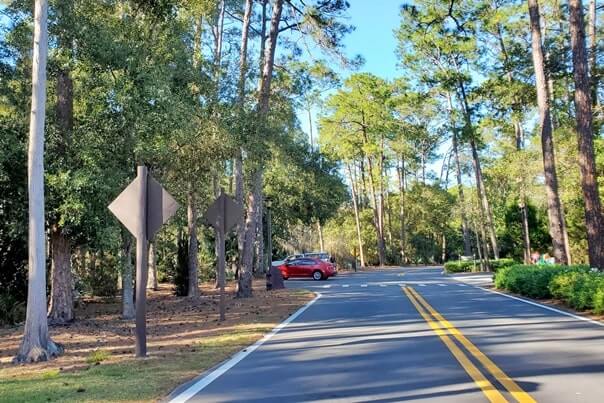 meadow trading post parking to buy ice at fort wilderness campground store. Disney World campground ice. florida travel blog