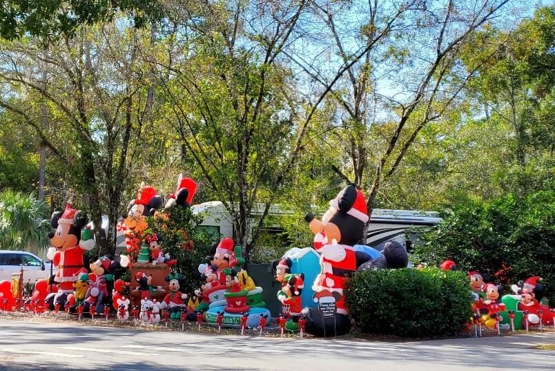 Fort Wilderness in December. Fort Wilderness campsite holiday decorations disney. florida travel blog