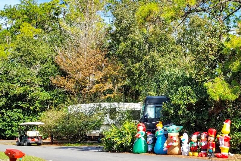 Fort Wilderness in December. Fort Wilderness campsite holiday decorations disney. florida travel blog