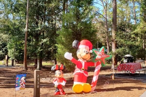 Fort Wilderness in December. Disney World in December. Disney World holiday activities. Fort Wilderness holiday decorations at campsite. florida travel blog