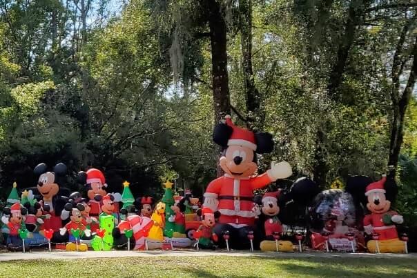 Fort Wilderness in December. Disney World in December. Disney World holiday activities. Fort Wilderness holiday decorations at campsite. florida travel blog