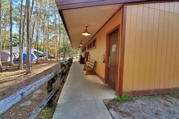 Fort Wilderness have laundry? comfort station laundry. disney world campground. florida travel blog