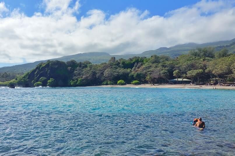 Best sunscreen for Maui swimming at Hana beaches. Hamoa Beach. Maui sunscreen. hawaii travel blog