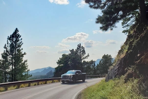 Driving iron mountain road to cc gideon tunnel, black hills national forest. south dakota travel blog