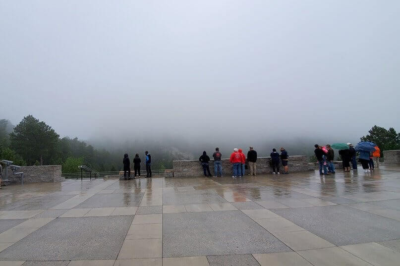 Mount Rushmore in the rain. avenue of flags. Mount rushmore weather. mount rushmore fog. south dakota travel blog