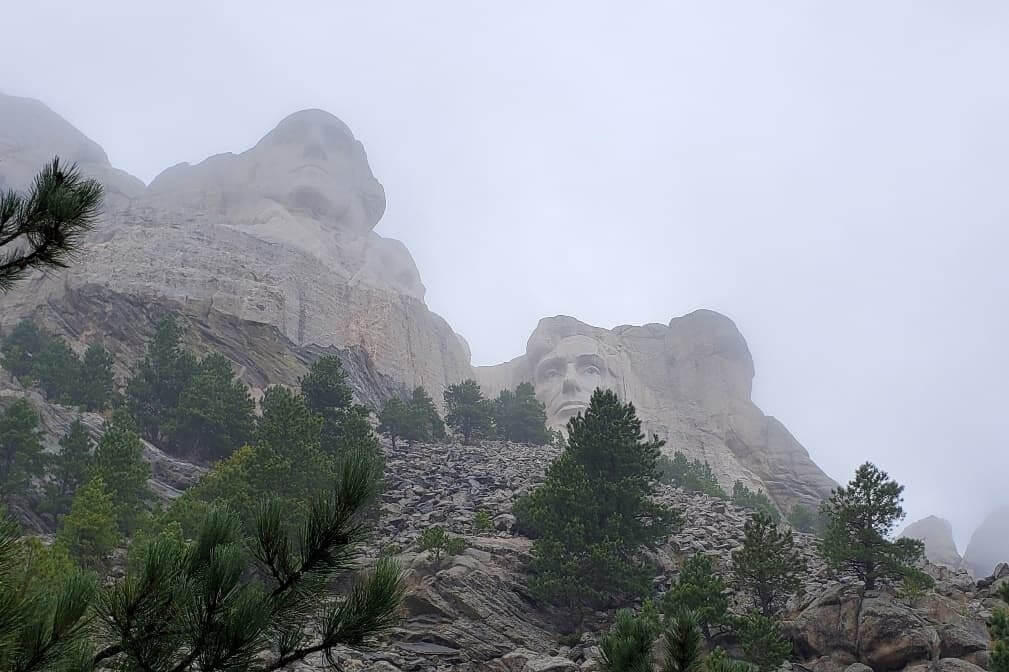 Mount Rushmore in the rain. presidential trail. Mount rushmore weather. mount rushmore fog. south dakota travel blog