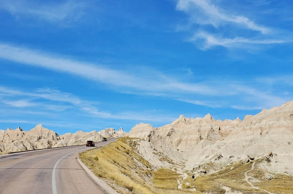 best national parks in south dakota. things to do in south dakota national park, badlands national park. 2 days in south dakota national parks itinerary. sd travel blog