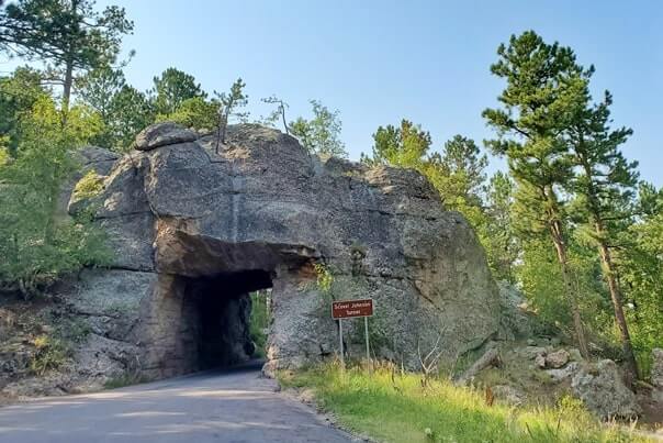 Driving to scovel johnson tunnel, driving to iron mountain road tunnel. south dakota travel blog.