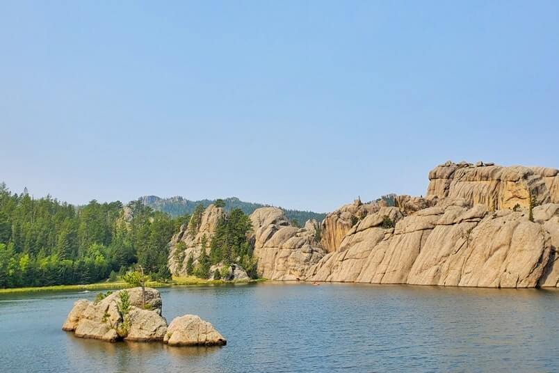 hiking around rocks and boulders at sylvan lake. custer state park rocks in the black hills. south dakota travel blog